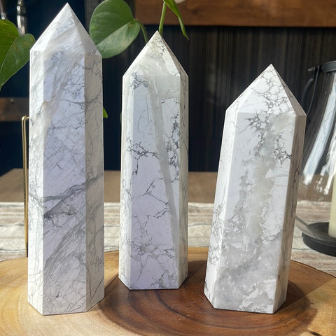 Howlite large tower